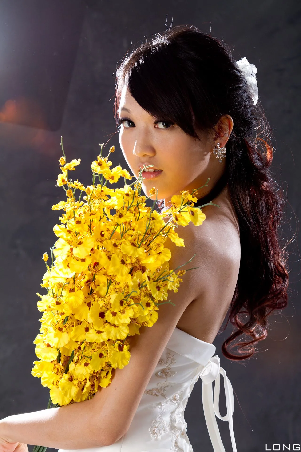 [Chương bổ sung BEAUTYLEG] Buổi chụp ảnh tại studio với bộ váy cưới màu trắng của Jill (Weiting) - 11