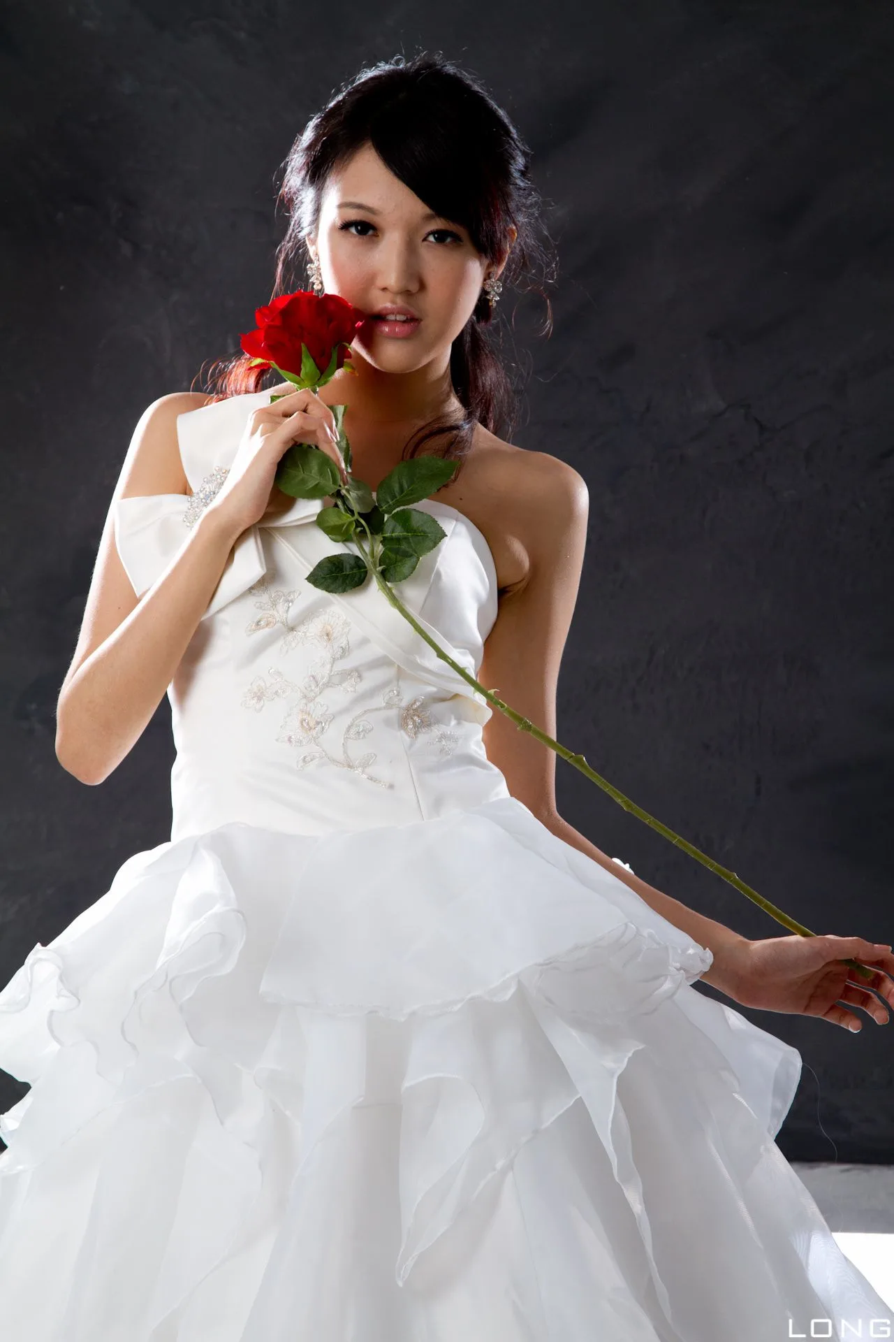 [Chương bổ sung BEAUTYLEG] Buổi chụp ảnh tại studio với bộ váy cưới màu trắng của Jill (Weiting) - 26