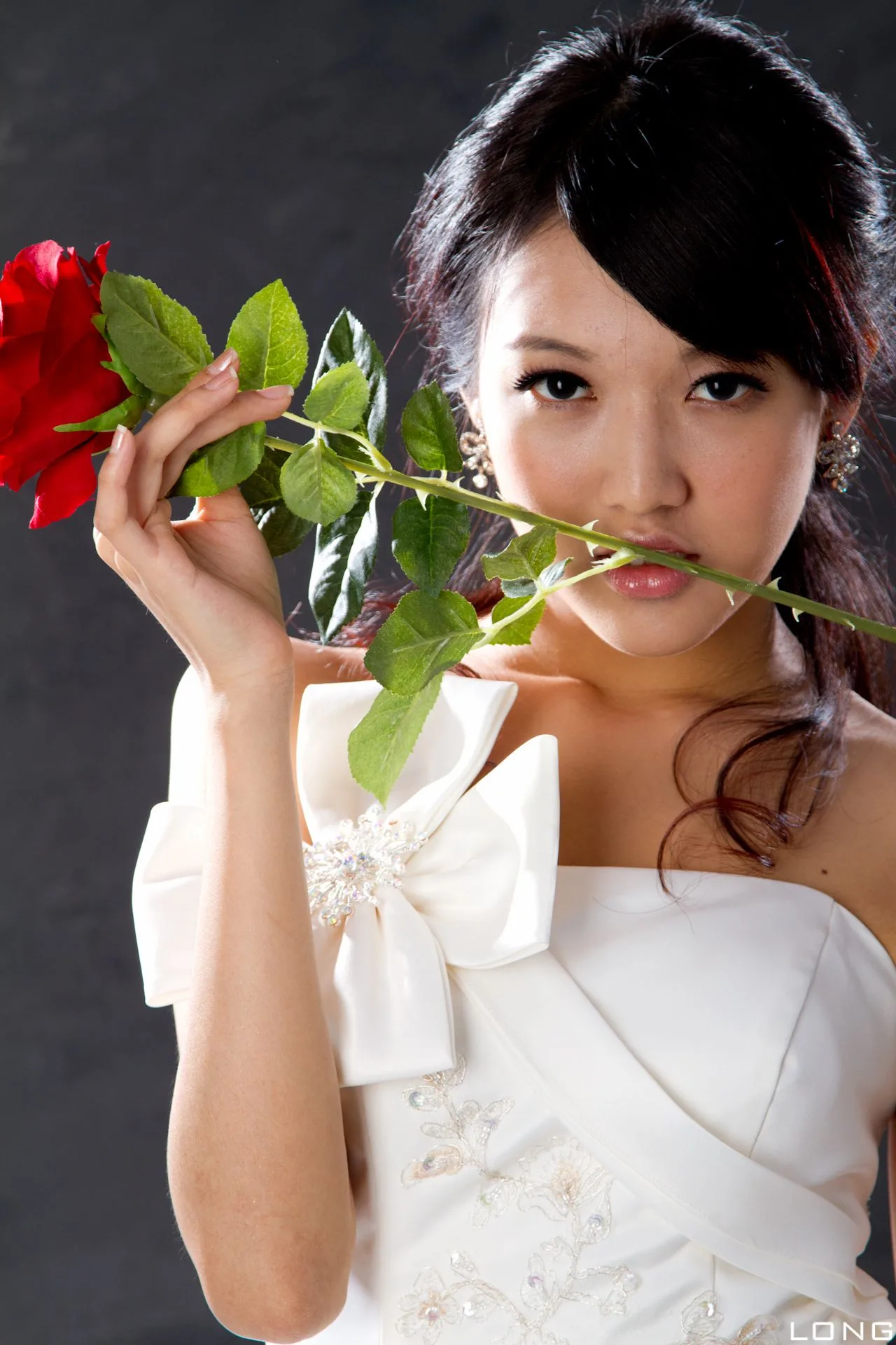 [Chương bổ sung BEAUTYLEG] Buổi chụp ảnh tại studio với bộ váy cưới màu trắng của Jill (Weiting) - 14