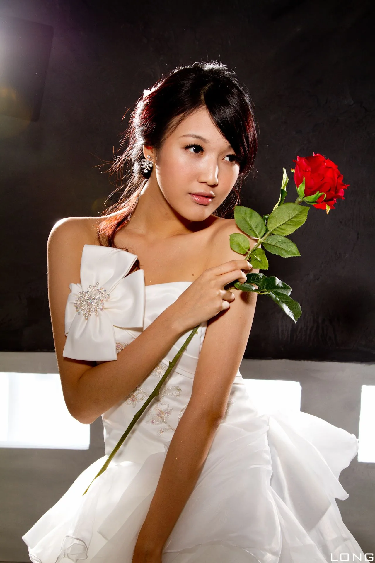 [Chương bổ sung BEAUTYLEG] Buổi chụp ảnh tại studio với bộ váy cưới màu trắng của Jill (Weiting) - 31