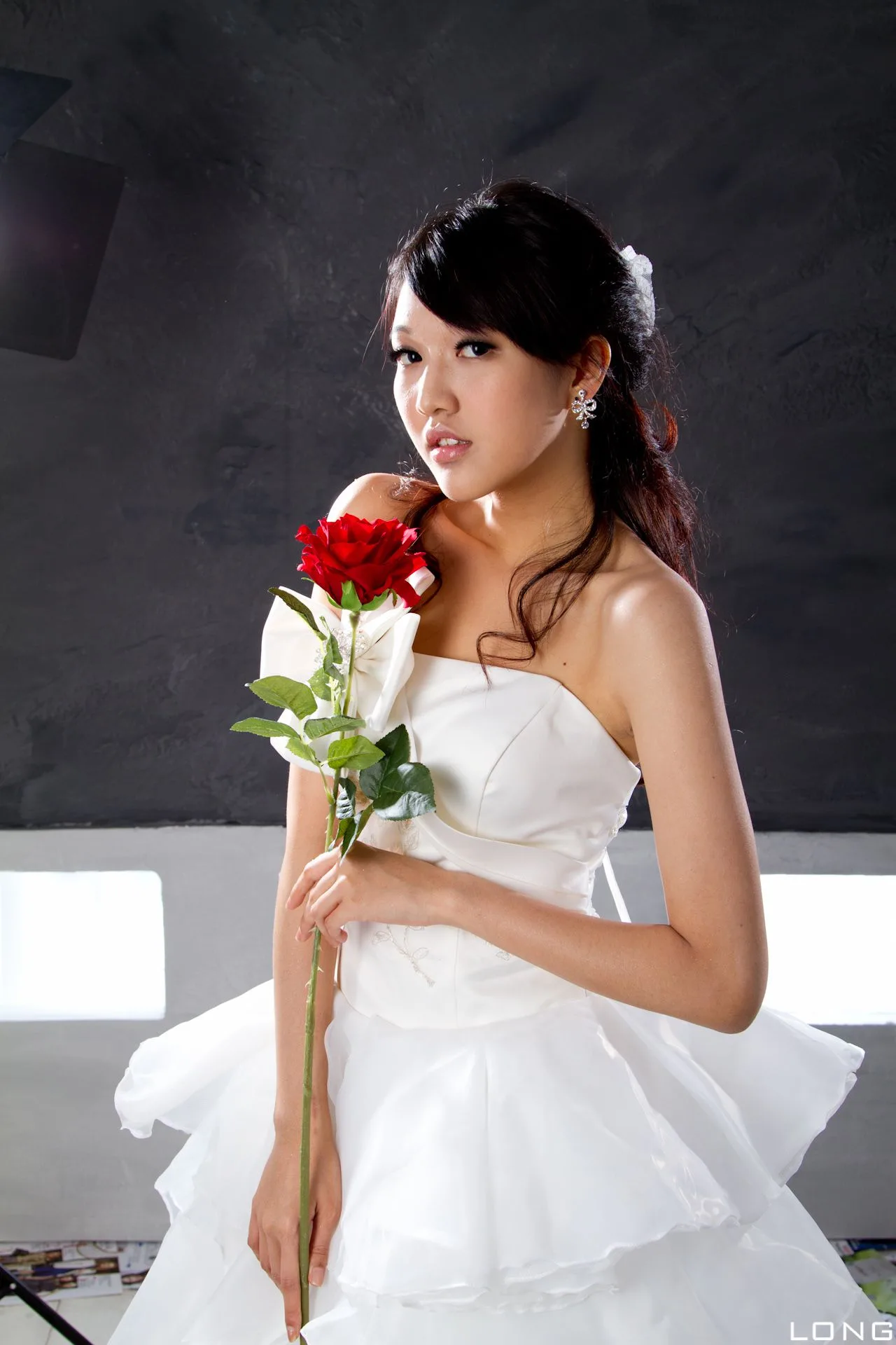 [Chương bổ sung BEAUTYLEG] Buổi chụp ảnh tại studio với bộ váy cưới màu trắng của Jill (Weiting) - 13