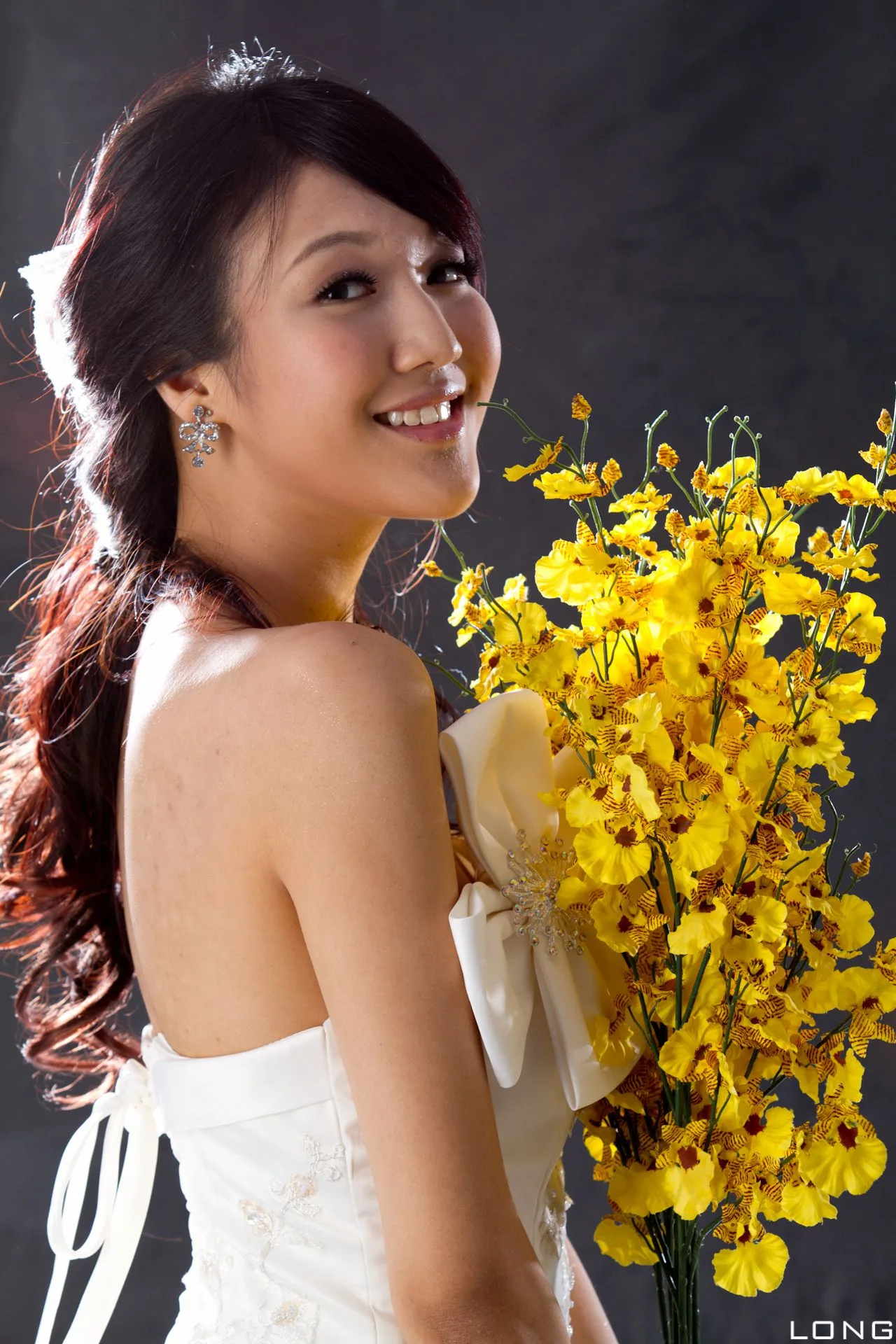 [Chương bổ sung BEAUTYLEG] Buổi chụp ảnh tại studio với bộ váy cưới màu trắng của Jill (Weiting) - 25