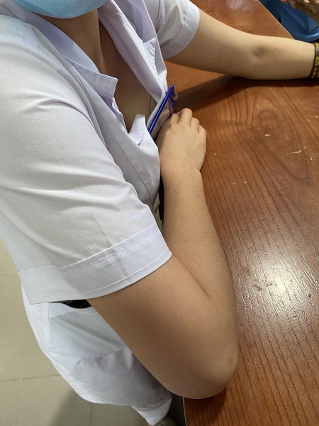 Chụp lén em gái ngân hàng lộ hàng. - Clip Hot Việt